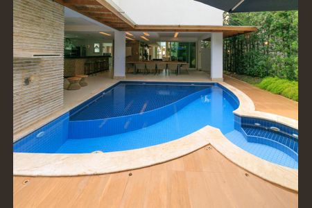 Casa de condomínio para alugar com 580m², 5 quartos e 4 vagas Casa de condomínio para alugar com 580m², 5 quartos e 4 vagasEspaço Gourmet