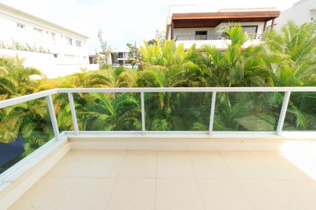 Casa de condomínio para alugar com 580m², 5 quartos e 4 vagas Casa de condomínio para alugar com 580m², 5 quartos e 4 vagasvaranda do quarto 3