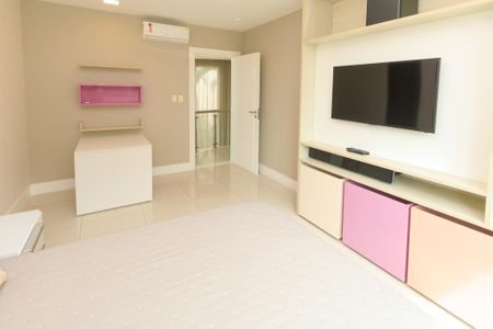 Casa de condomínio para alugar com 580m², 5 quartos e 4 vagas Casa de condomínio para alugar com 580m², 5 quartos e 4 vagasQuarto 1