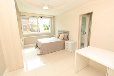 Casa de condomínio para alugar com 580m², 5 quartos e 4 vagas Casa de condomínio para alugar com 580m², 5 quartos e 4 vagasQuarto 1