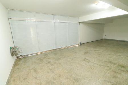 Casa de condomínio para alugar com 580m², 5 quartos e 4 vagas