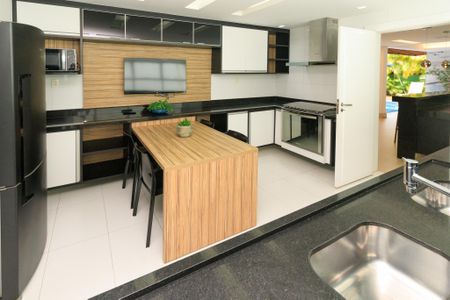 Cozinha de casa de condomínio para alugar com 5 quartos, 580m² em Alphaville Ii, Salvador