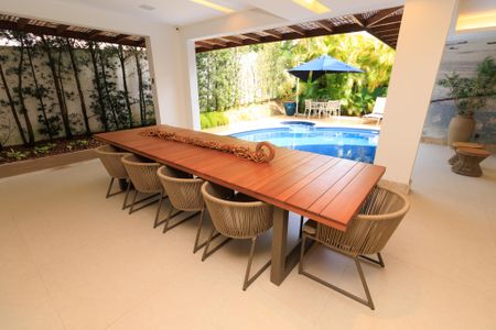 Casa de condomínio para alugar com 580m², 5 quartos e 4 vagas