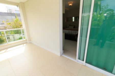 varanda do quarto 3 de casa de condomínio para alugar com 5 quartos, 580m² em Alphaville Ii, Salvador