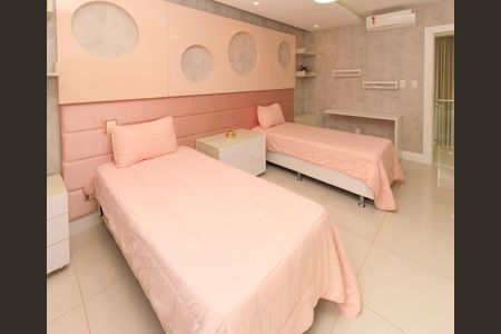 Casa de condomínio para alugar com 580m², 5 quartos e 4 vagas Casa de condomínio para alugar com 580m², 5 quartos e 4 vagasQuarto 2