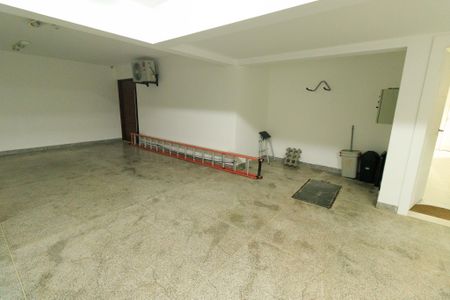 Casa de condomínio para alugar com 580m², 5 quartos e 4 vagas