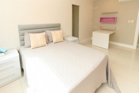 Casa de condomínio para alugar com 580m², 5 quartos e 4 vagas Casa de condomínio para alugar com 580m², 5 quartos e 4 vagasQuarto 1