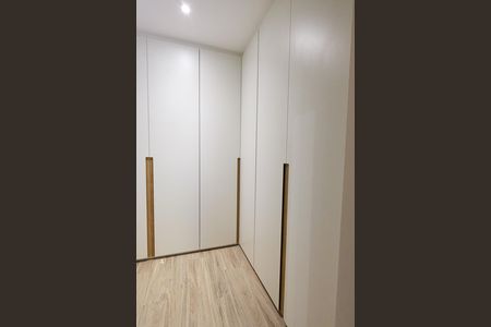Closet da suíte 1 de apartamento para alugar com 3 quartos, 155m² em Vila Castelo Branco, Indaiatuba