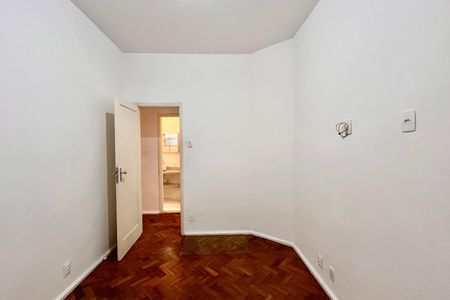 Quarto 1 de apartamento para alugar com 2 quartos, 73m² em Copacabana, Rio de Janeiro