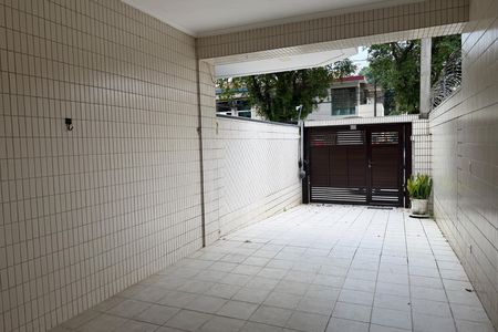 Garagem de casa para alugar com 3 quartos, 190m² em Campo Grande, Santos