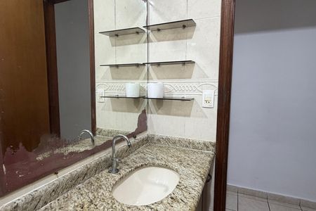 Casa para alugar com 190m², 3 quartos e 2 vagasBanheiro Social