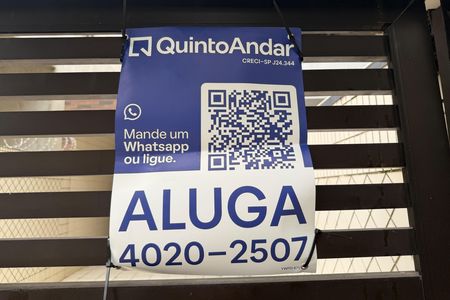 Placa instalada de casa para alugar com 3 quartos, 190m² em Campo Grande, Santos