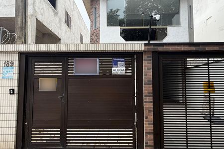 Fachada de casa para alugar com 3 quartos, 190m² em Campo Grande, Santos