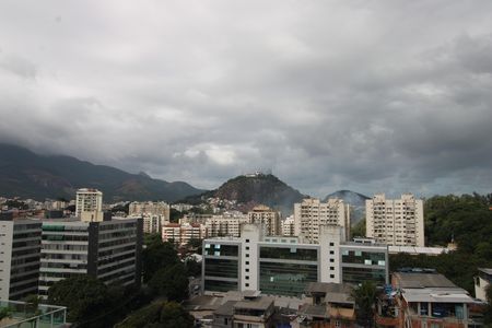 Apartamento para alugar com 130m², 2 quartos e 1 vagaTerraço  - Vista