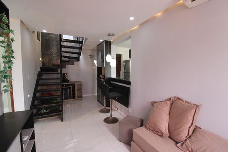Sala de apartamento para alugar com 2 quartos, 130m² em Pechincha, Rio de Janeiro