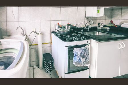 Cozinha e Área de serviço de apartamento à venda com 2 quartos, 48m² em Jardim Belcito, São Paulo