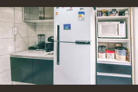 Cozinha e Área de serviço de apartamento à venda com 2 quartos, 48m² em Jardim Belcito, São Paulo