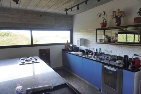 Cozinha de casa de condomínio à venda com 2 quartos, 295m² em Parque Sinai, Santana de Parnaíba