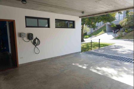 Garagem de casa de condomínio à venda com 2 quartos, 295m² em Parque Sinai, Santana de Parnaíba