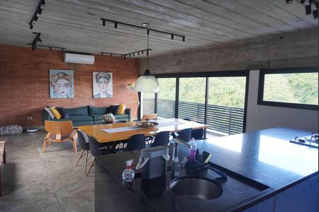 Sala de Estar - Cozinha de casa de condomínio à venda com 2 quartos, 295m² em Parque Sinai, Santana de Parnaíba