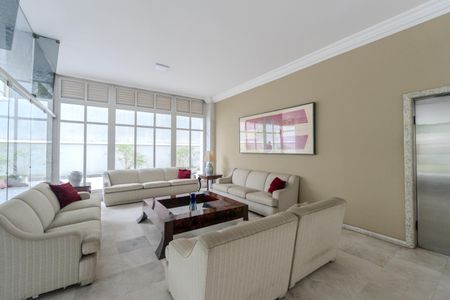 Hall de entrada de apartamento para alugar com 2 quartos, 105m² em Jardim Paulista, São Paulo