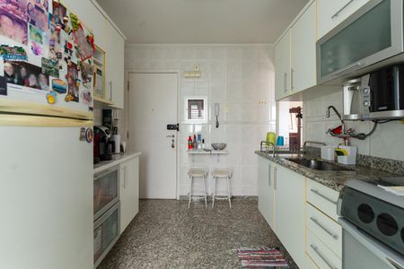 Cozinha de apartamento para alugar com 2 quartos, 63m² em Lapa, São Paulo