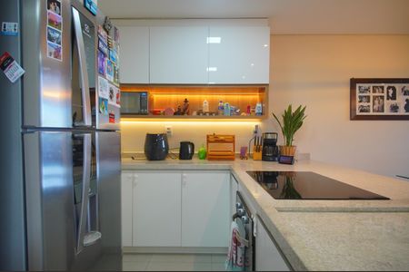 Casa à venda com 120m², 3 quartos e 2 vagascozinha