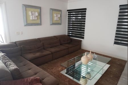 Casa de condomínio à venda com 350m², 3 quartos e 6 vagasSala de TV