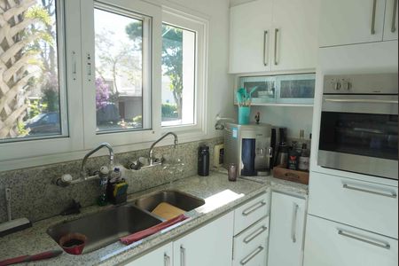 Cozinha de casa de condomínio à venda com 3 quartos, 350m² em Alphaville, Santana de Parnaíba