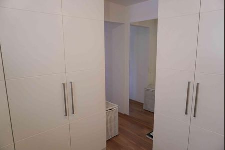 Casa de condomínio à venda com 350m², 3 quartos e 6 vagasCloset da suíte 3