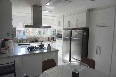 Casa de condomínio à venda com 350m², 3 quartos e 6 vagasCozinha