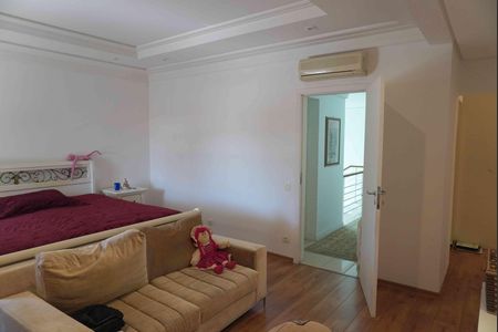 Casa de condomínio à venda com 350m², 3 quartos e 6 vagasSuite 3