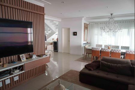 Sala de TV de casa de condomínio à venda com 3 quartos, 350m² em Alphaville, Santana de Parnaíba