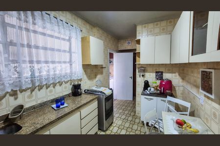 Cozinha de apartamento para alugar com 2 quartos, 76m² em Irajá, Rio de Janeiro