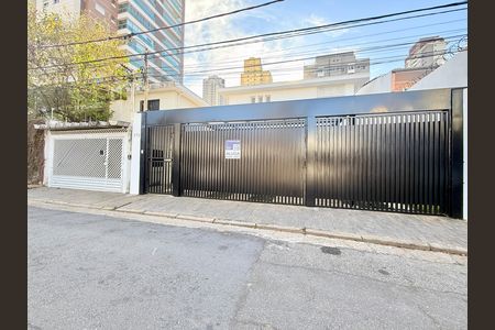Fachada  de casa para alugar com 4 quartos, 263m² em Brooklin, São Paulo