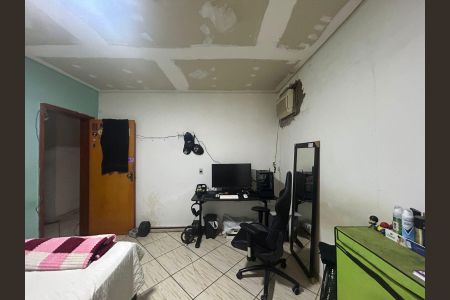 Casa à venda com 430m², 4 quartos e 2 vagas Casa à venda com 430m², 4 quartos e 2 vagasQuarto 2