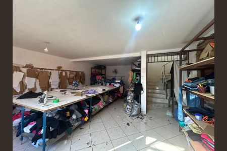 Casa à venda com 430m², 4 quartos e 2 vagas Casa à venda com 430m², 4 quartos e 2 vagasDepósito