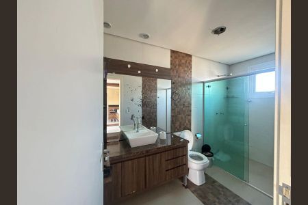 Casa à venda com 430m², 4 quartos e 2 vagas Casa à venda com 430m², 4 quartos e 2 vagasBanheiro da Suíte