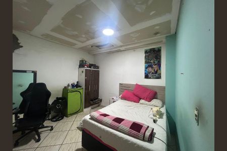 Casa à venda com 430m², 4 quartos e 2 vagas Casa à venda com 430m², 4 quartos e 2 vagasQuarto 2