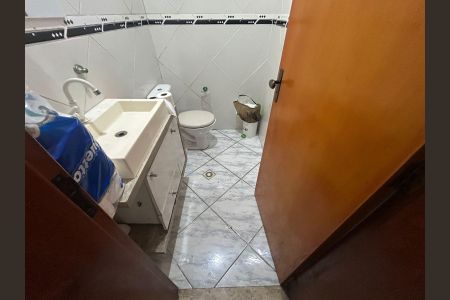 Casa à venda com 430m², 4 quartos e 2 vagas Casa à venda com 430m², 4 quartos e 2 vagasLavabo