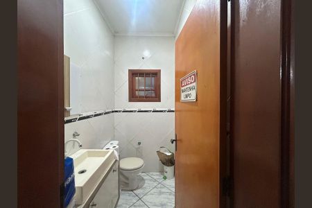 Casa à venda com 430m², 4 quartos e 2 vagas Casa à venda com 430m², 4 quartos e 2 vagasLavabo