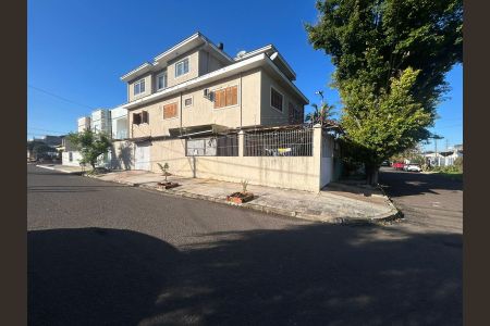 Fachada de casa à venda com 4 quartos, 430m² em Igara, Canoas