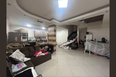 Casa à venda com 430m², 4 quartos e 2 vagas Casa à venda com 430m², 4 quartos e 2 vagasSala/Cozinha