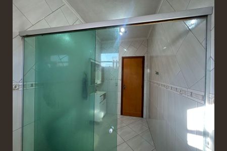 Casa à venda com 430m², 4 quartos e 2 vagas Casa à venda com 430m², 4 quartos e 2 vagasBanheiro 2