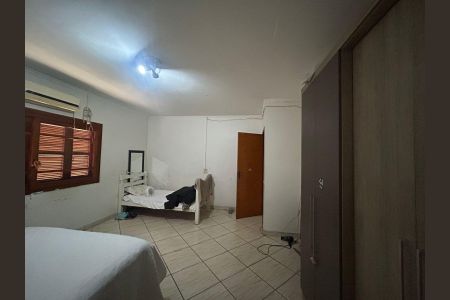 Casa à venda com 430m², 4 quartos e 2 vagas Casa à venda com 430m², 4 quartos e 2 vagasQuarto 1