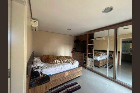 Casa à venda com 430m², 4 quartos e 2 vagas Casa à venda com 430m², 4 quartos e 2 vagasSuite