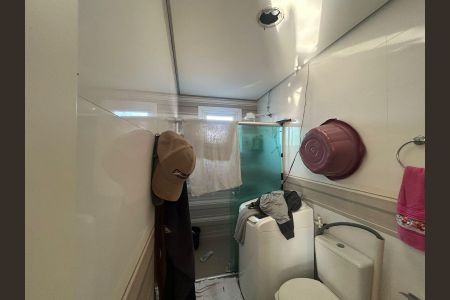 Casa à venda com 430m², 4 quartos e 2 vagas Casa à venda com 430m², 4 quartos e 2 vagasBanheiro 1