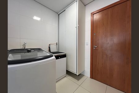 Área de Serviço de apartamento à venda com 3 quartos, 220m² em Cabral, Contagem