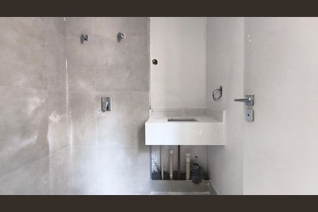 Banheiro  de casa à venda com 2 quartos, 110m² em Vila Mariana, São Paulo