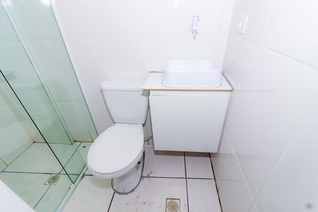 Banheiro de kitnet/studio para alugar com 1 quarto, 29m² em Socorro, São Paulo
